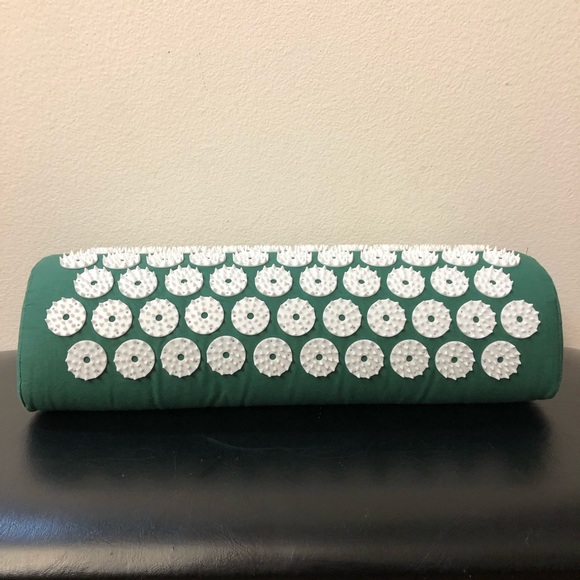 Nayoya Other - Nayoya acupuncture massage pillow green